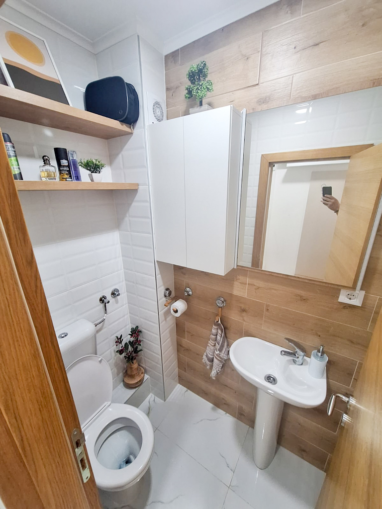 3b5a4b14-f24a-4d73-8359-dfe9e42a2a0e