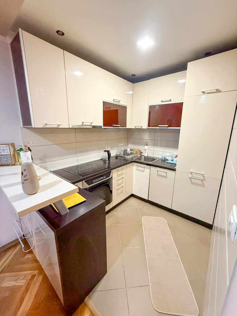 ba330106-d34b-43dd-af0c-4d60fe282fc4