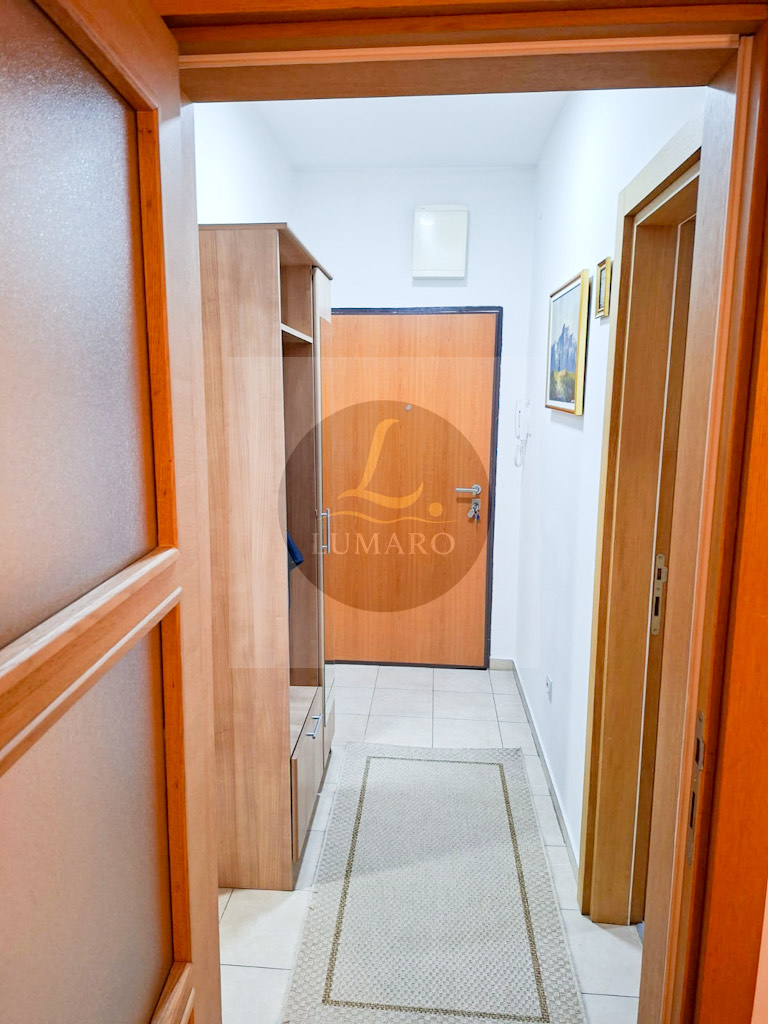 df9b52bf-f32d-486e-8022-264d5b54a780